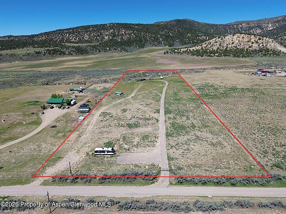 4th image of 695 Strawberry Patch Rd