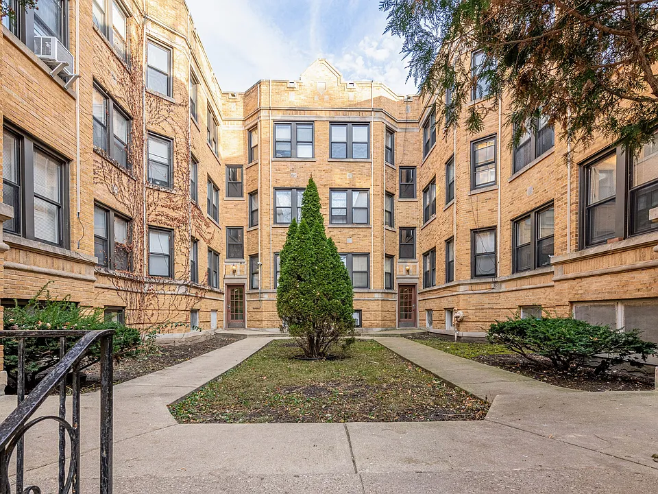 7329 N Honore St #2A
