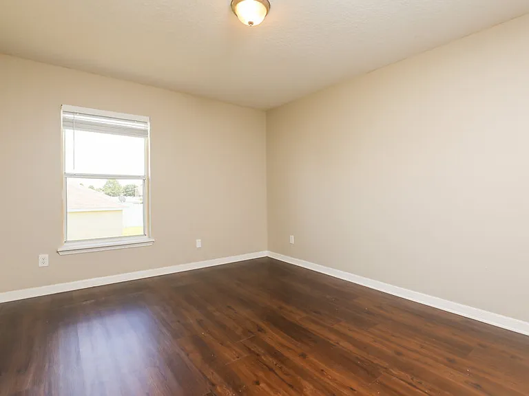 2101 Woodsedge Dr — Photo 13