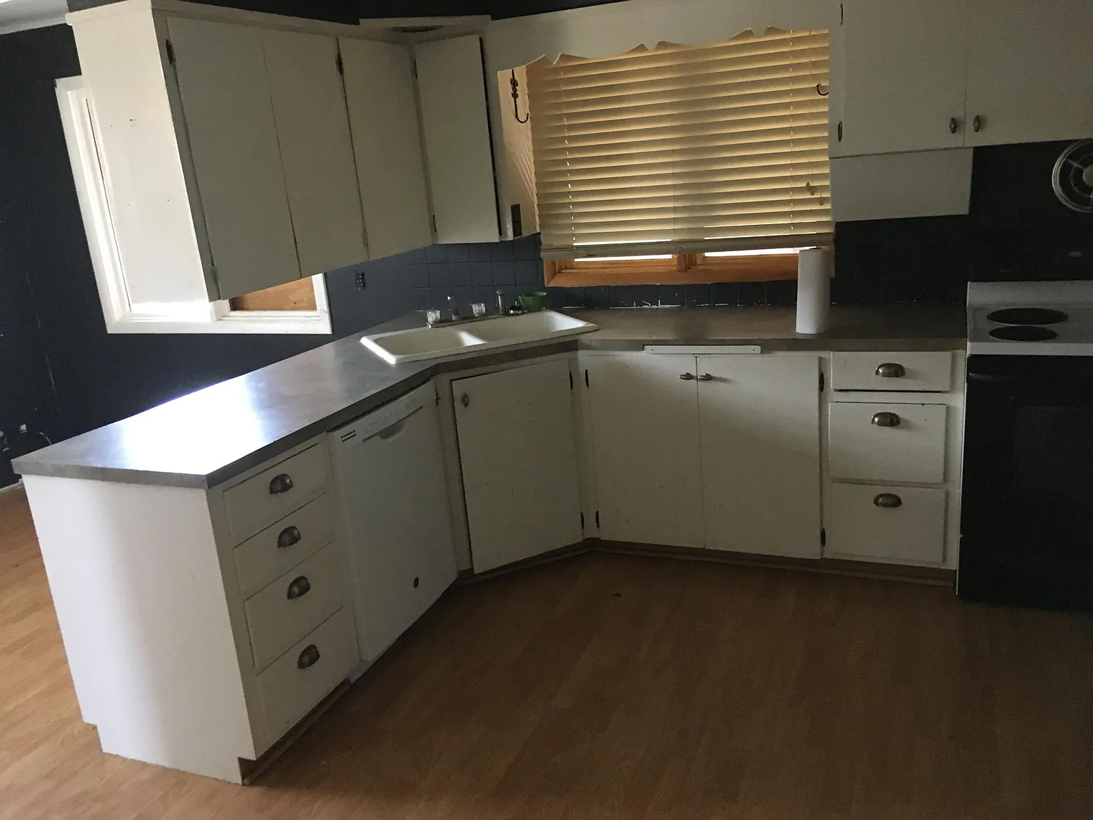 905 Court St — Photo 3