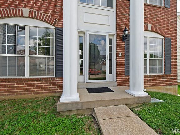 5th image of 7 Rivermeadows Dr