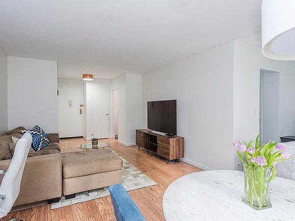 3rd image of 382 Central Park W APT 2S