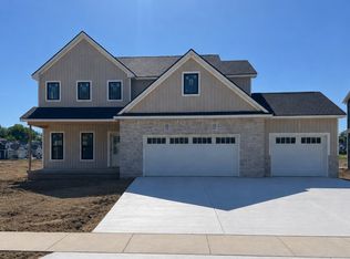 1113 Willowgrove Ln, Mahomet, IL 61853