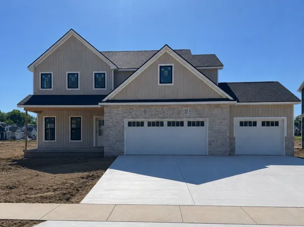1113 Willowgrove Ln, Mahomet, IL 61853