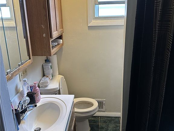 4th image of 719-721 Anderson St
