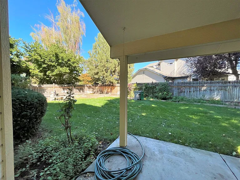 378 S Winthrop Way — Photo 45