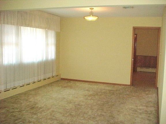 3rd image of 2938 Dora St