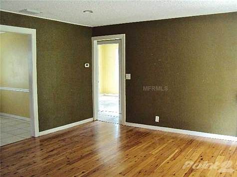 4th image of 102 SE 1st Ave