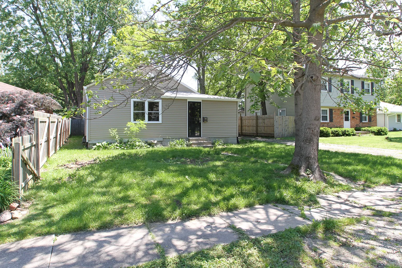 425 N Fenton Ave photo 1