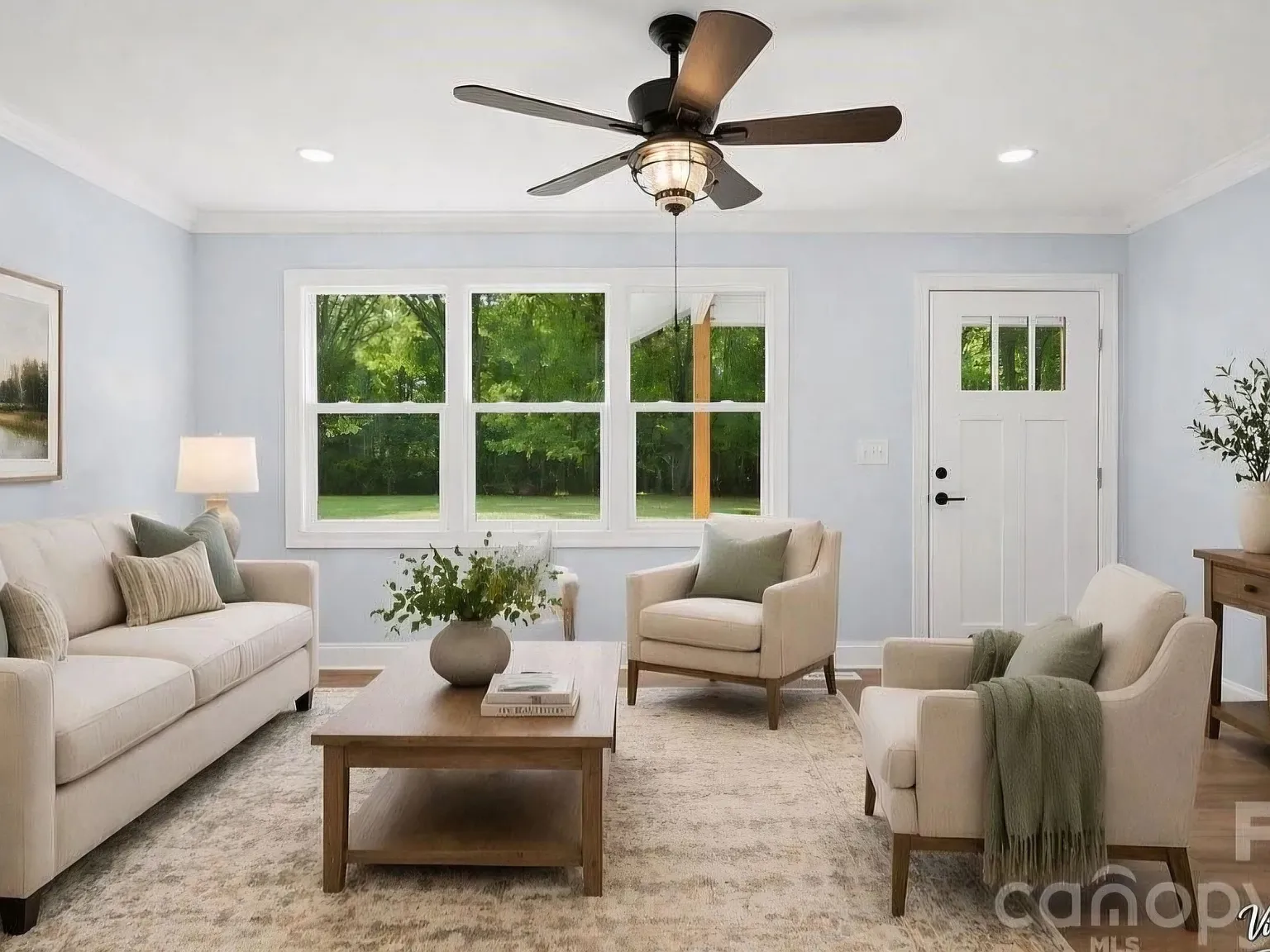 Entire Home 4 Beds 3 Baths in Stanley — Photo 2