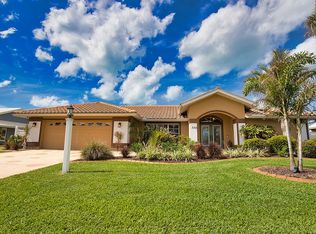326 Oakwood Cir, Englewood, FL 34223