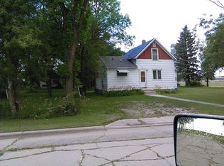 423 S Bryan Ave, Hallock, MN 56728