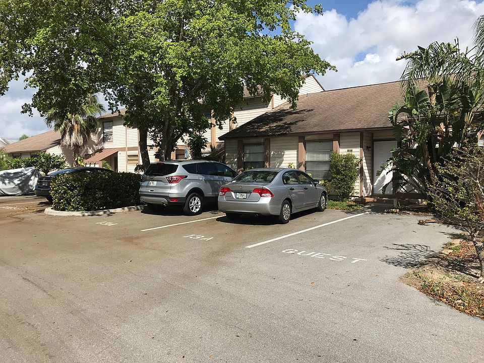 3 parking spaces at front door