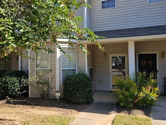 3rd image of 430 Rosewood Ln
