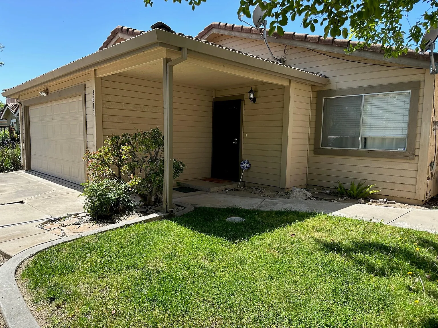 3613 Almeria Dr photo 1