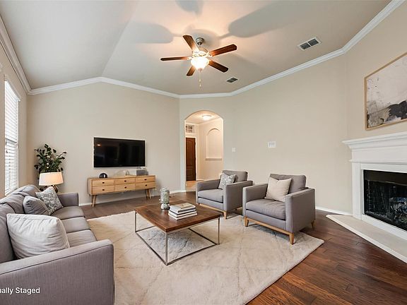 4th image of 1804 Abbeygale Dr