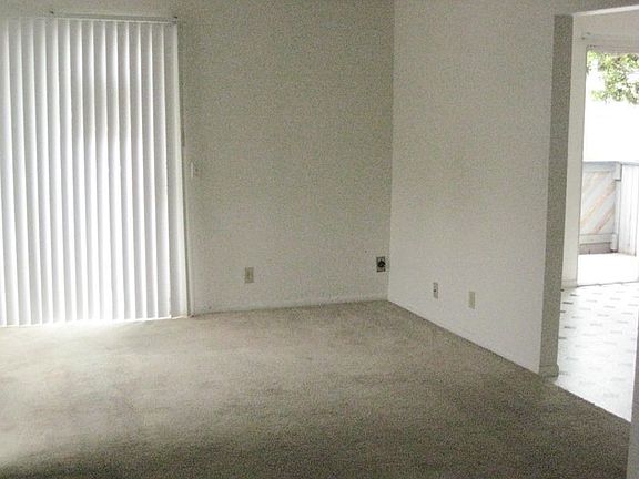 3rd image of 233 S Ventura Rd Unit 121