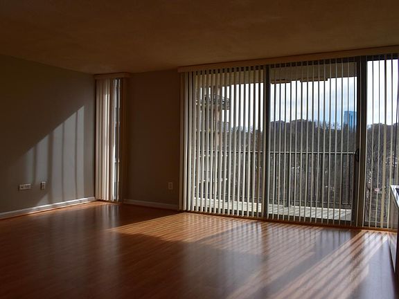 2nd image of 4600 S 4 Mile Run Dr APT 522