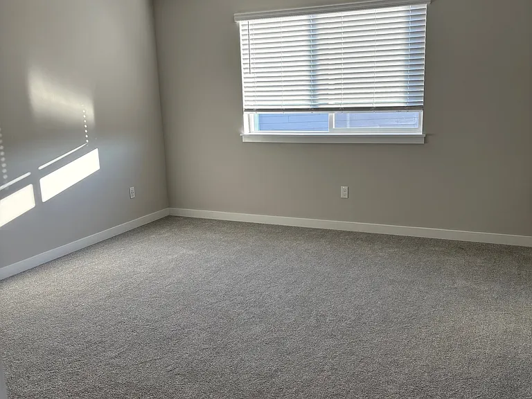 16706 SE Smith Rock St — Photo 5