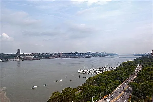 Sold by R New York | media 5