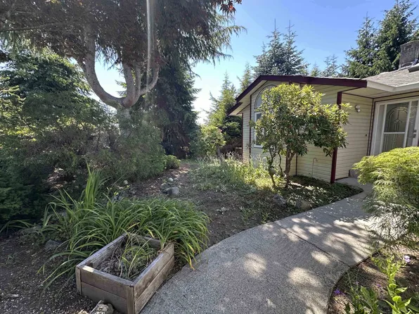 4987 Laurel Ave, Sechelt, BC V7Z 0B9