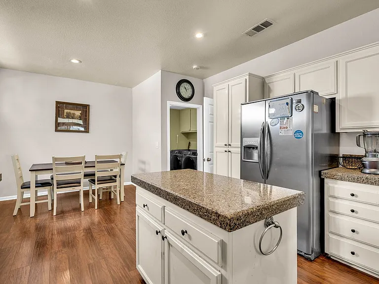2451 Cherry Hills Dr — Photo 17