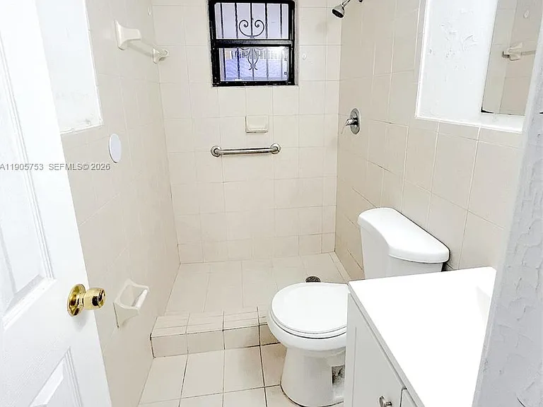 2740 W 63rd St #104 — Photo 17