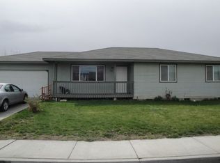 108 Apache Dr, Grandview, WA