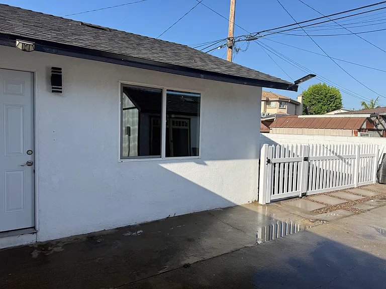 808 S 10th St — Photo 2
