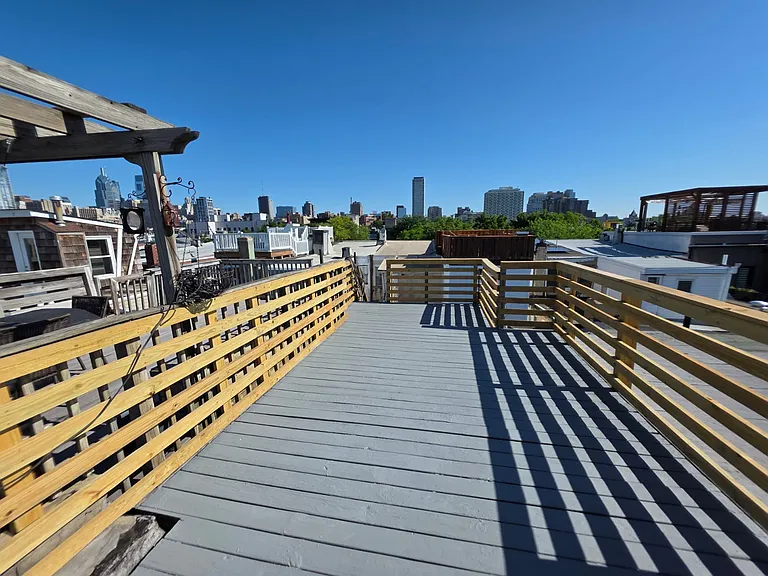 739 Clymer St — Photo 15