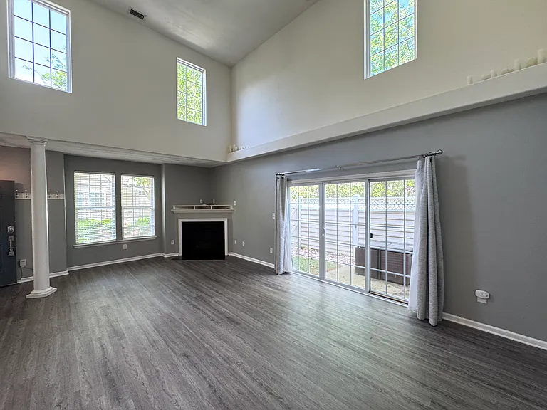 114 Ellis Dr — Photo 4