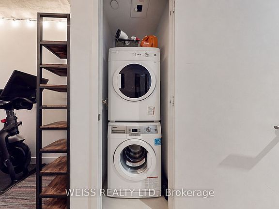 5th image of 185 Roehampton Ave #520