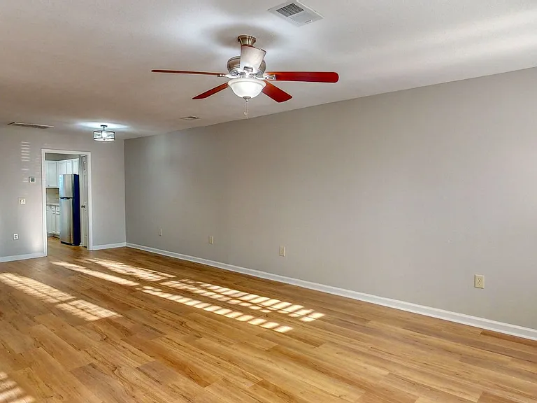5028 Winfield Dr — Photo 8