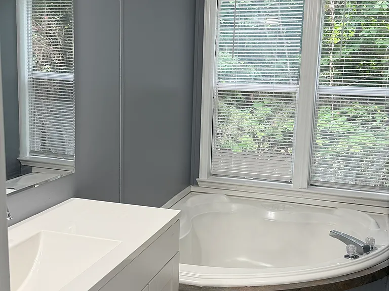 Master Bath Room
