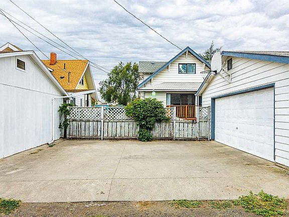 2nd image of 1008 E Illinois Ave