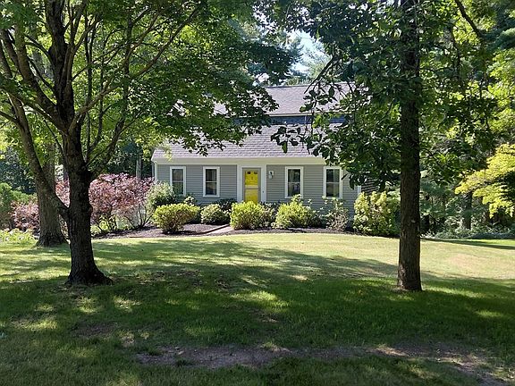 3rd image of 3 Kelly Dr
