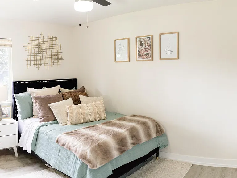1459 Laurel Ave — Photo 14
