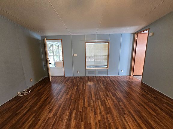 3rd image of 427 Gulf Stream Dr