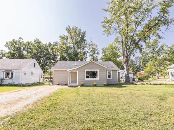 1022 Spotsylvania St, New Athens, IL 62264