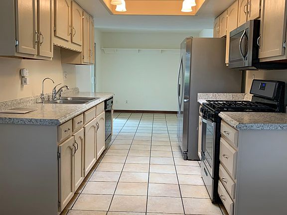 Kitchen & Breakfast Nook
