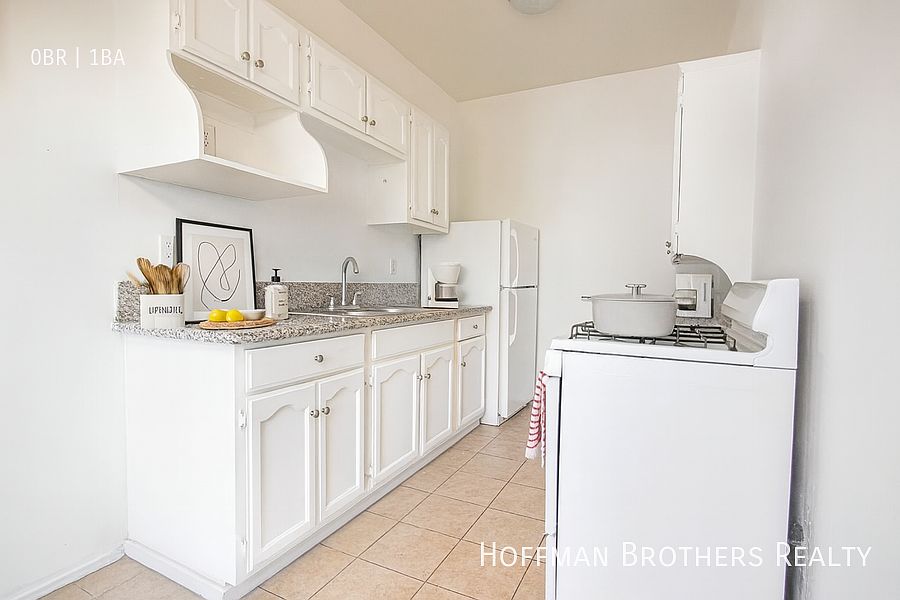 1st image of 1405 S Berendo St APT 106