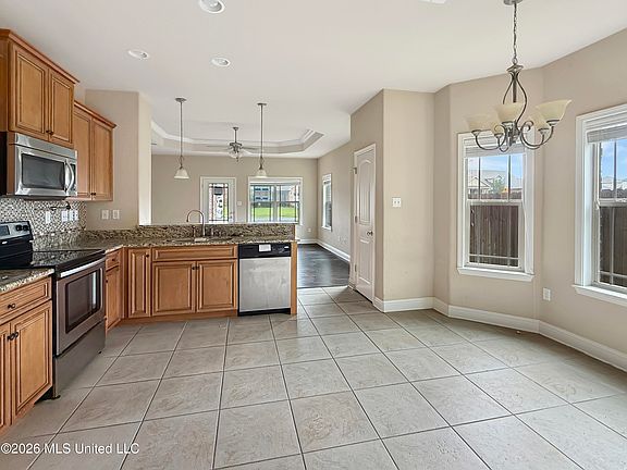5th image of 17093 Palm Ridge Dr