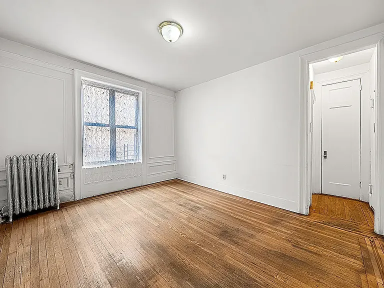 834 Riverside Dr #4E — Photo 2