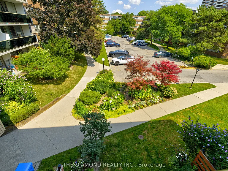 40 Sunrise Ave #301 — Photo 32