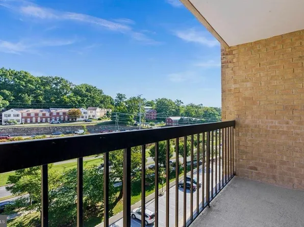 4500 S Four Mile Run Dr APT 530, Arlington, VA 22204