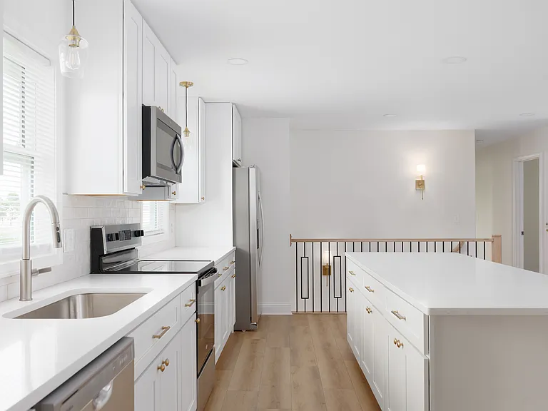 1574 Dyer Rd — Photo 11