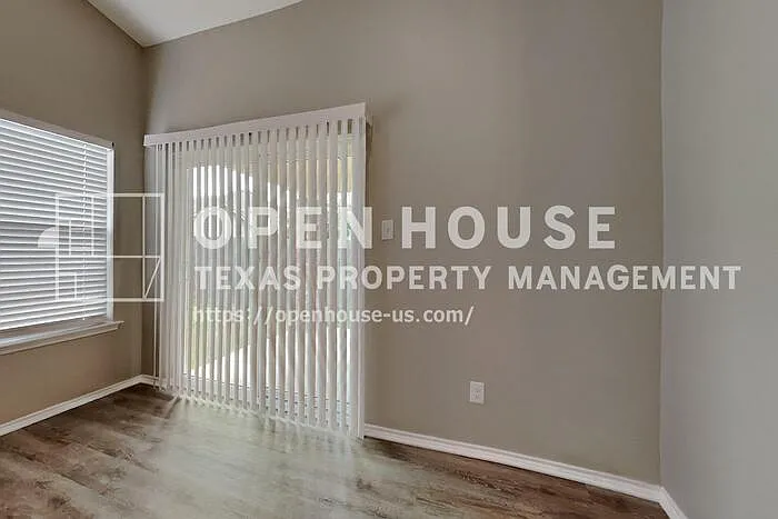 2128 Ingrid Ln — Photo 7