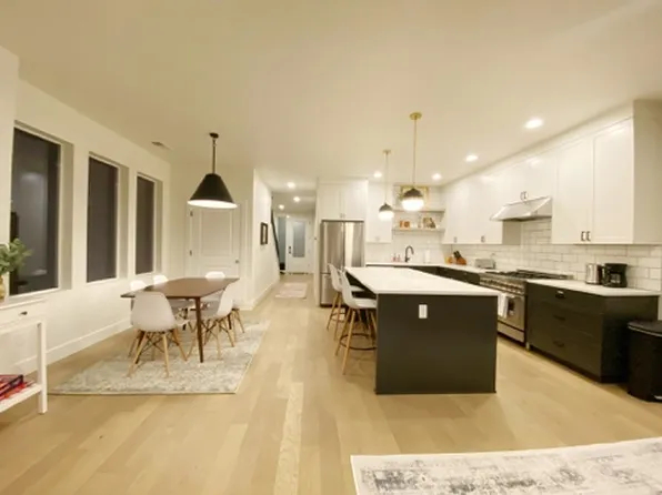 22 NE Skidmore St, Portland, OR 97211