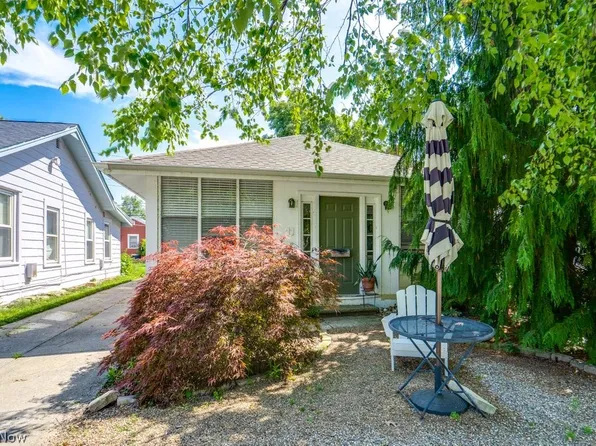 11 E 220th St, Euclid, OH 44123
