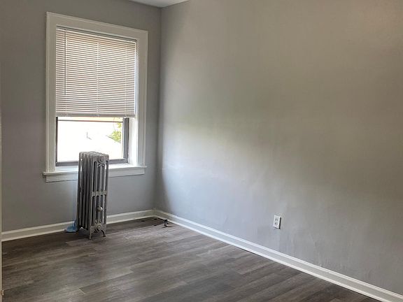 4th image of 6910 S Clyde Ave #409M